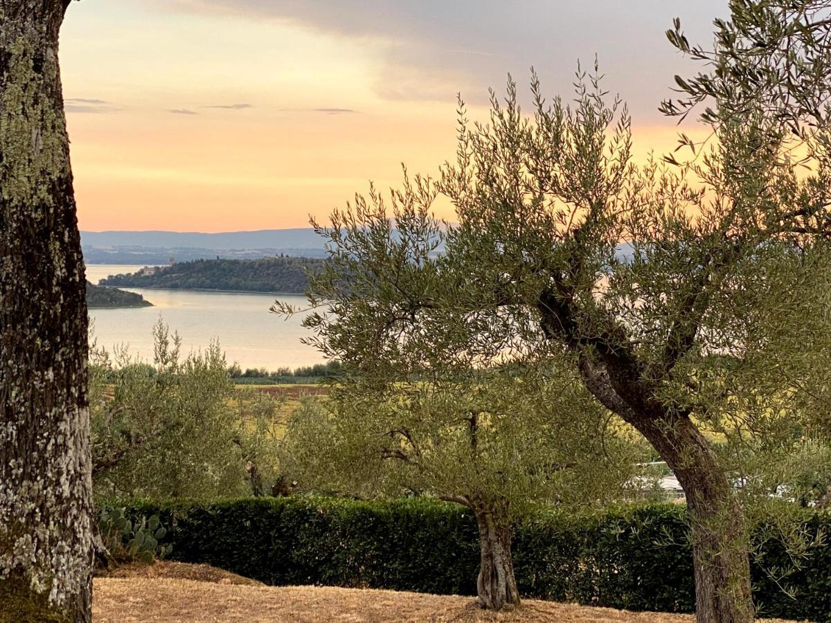 Antico Casale Tiravento Aparthotel Passignano sul Trasimeno Exterior foto