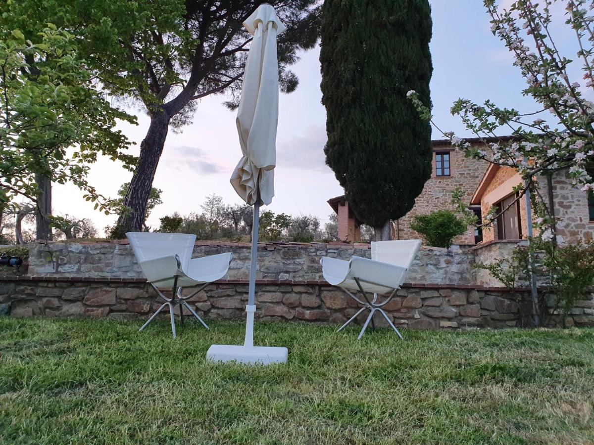 Antico Casale Tiravento Aparthotel Passignano sul Trasimeno Exterior foto