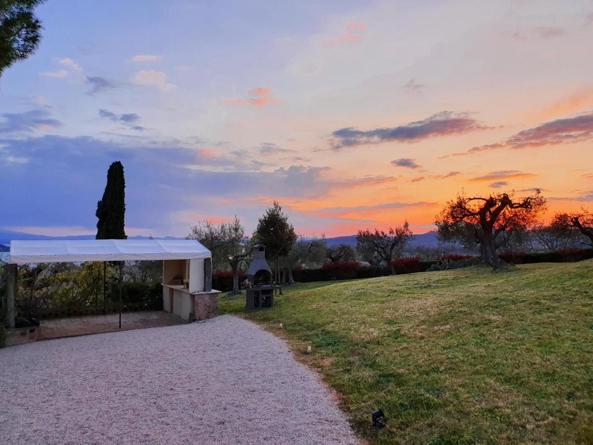Antico Casale Tiravento Aparthotel Passignano sul Trasimeno Exterior foto