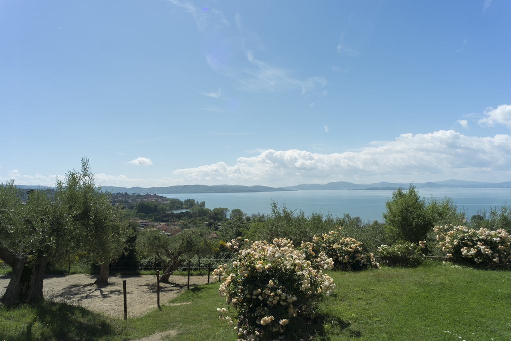 Antico Casale Tiravento Aparthotel Passignano sul Trasimeno Exterior foto