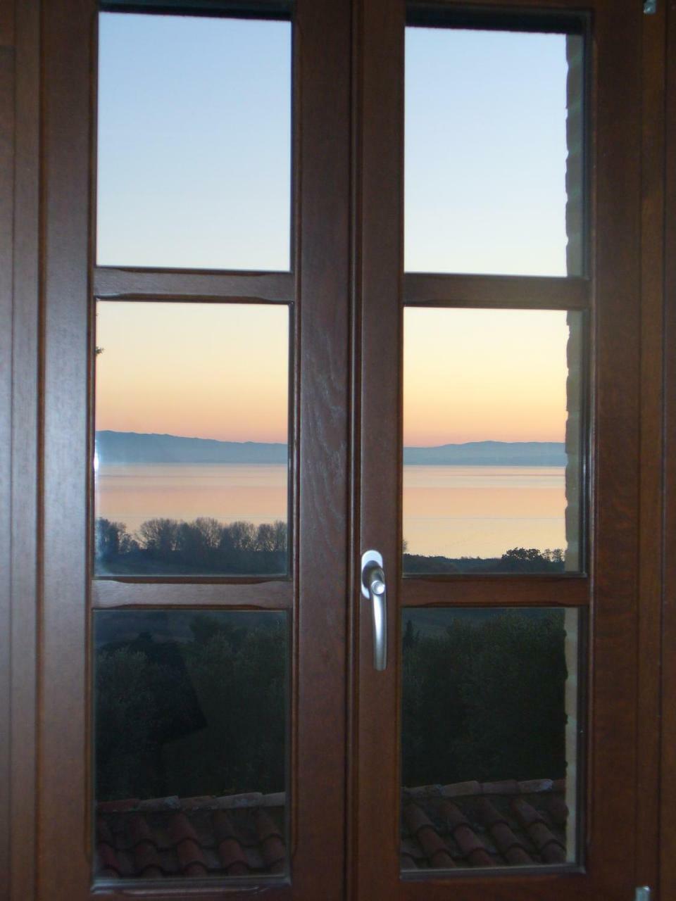 Antico Casale Tiravento Aparthotel Passignano sul Trasimeno Exterior foto